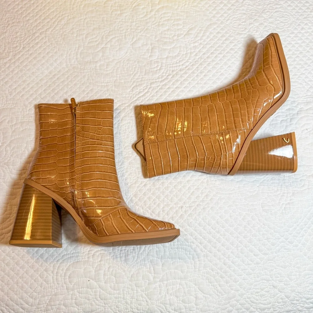 NWT Circus by Sam Edelman Layla Bootie in Caramel - Size 8